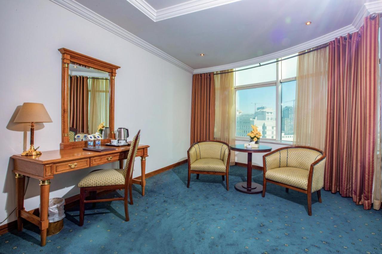 Bristol Hotel Amman Ngoại thất bức ảnh A room at the hotel